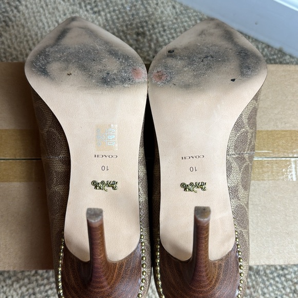 Coach • Waverly Pump with Beadchain • Tan Coated Canvas • 10 • SO Gently Worn!😍 - Picture 9 of 16